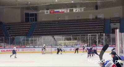 В хоккее — вратарь священен! Защищай его, как святыню!