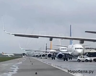 Когда видели самолеты в пробке? Я лично видел — целый ряд в ожидании взлета!